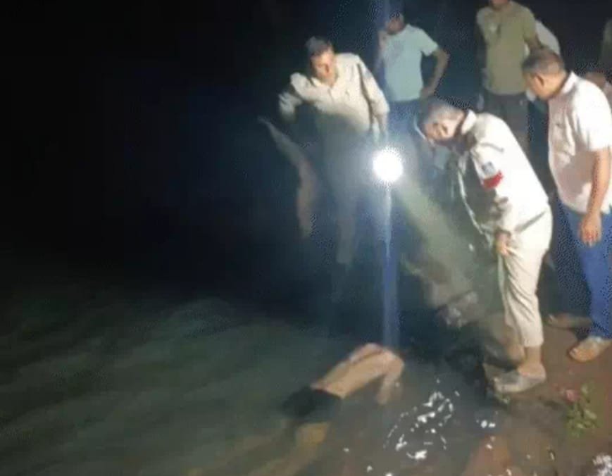 वाटरफॉल में डूबे तीन छात्र