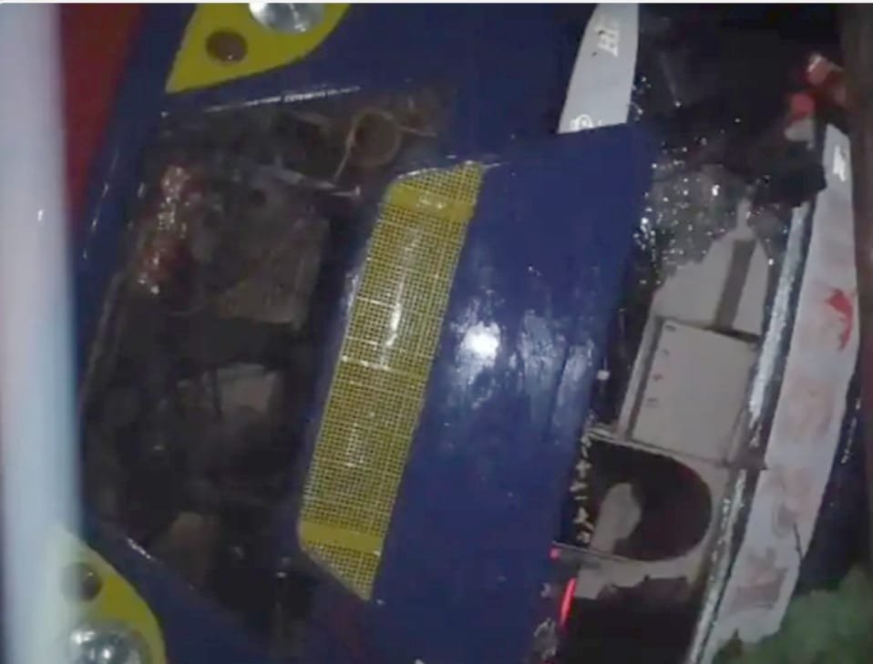 बस पलटी, चालक समेत 7  घायल