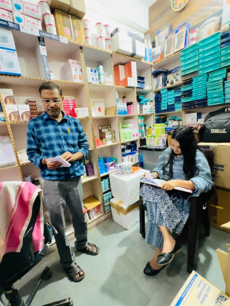 दो मेडीकल स्टोर्स के खिलाफ कार्रवाई, नमूने लेकर जाँच के लिए भेजे