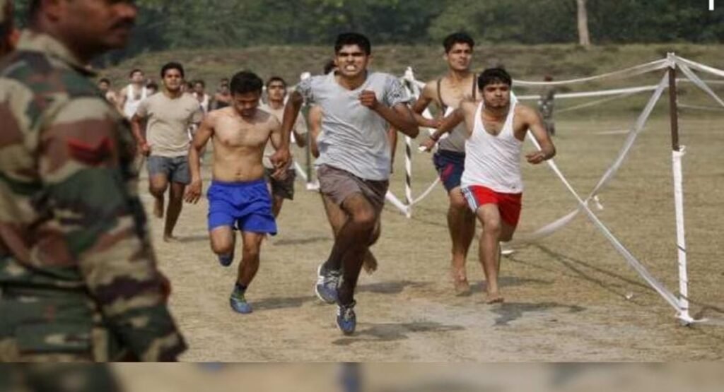 शिवपुरी में अग्निवीर भर्ती रैली शुरू:10 जिलों के 10,114 युवा हो रहे शामिल