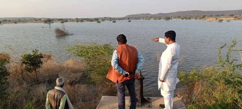 हिम्मतगढ़ बांध : सिंधिया का पत्र लेकर सिलावट से मिले एड. जोशी