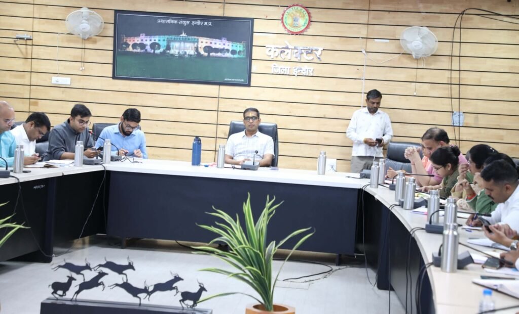 समय सीमा में प्रकरण नहीं सुलझाने पर 13 अधिकारी-कर्मचारी दंडित