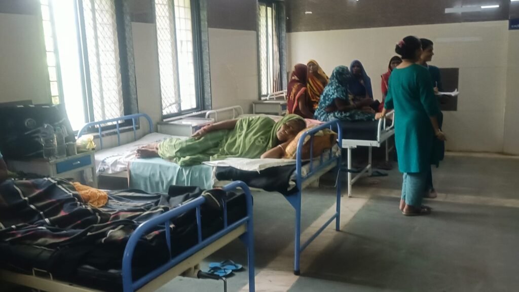 कांटाफोड़ में ट्रैक्टर-ट्राली पलटने से बड़ा हादसा, 40 से ज्यादा मजदूर घायल