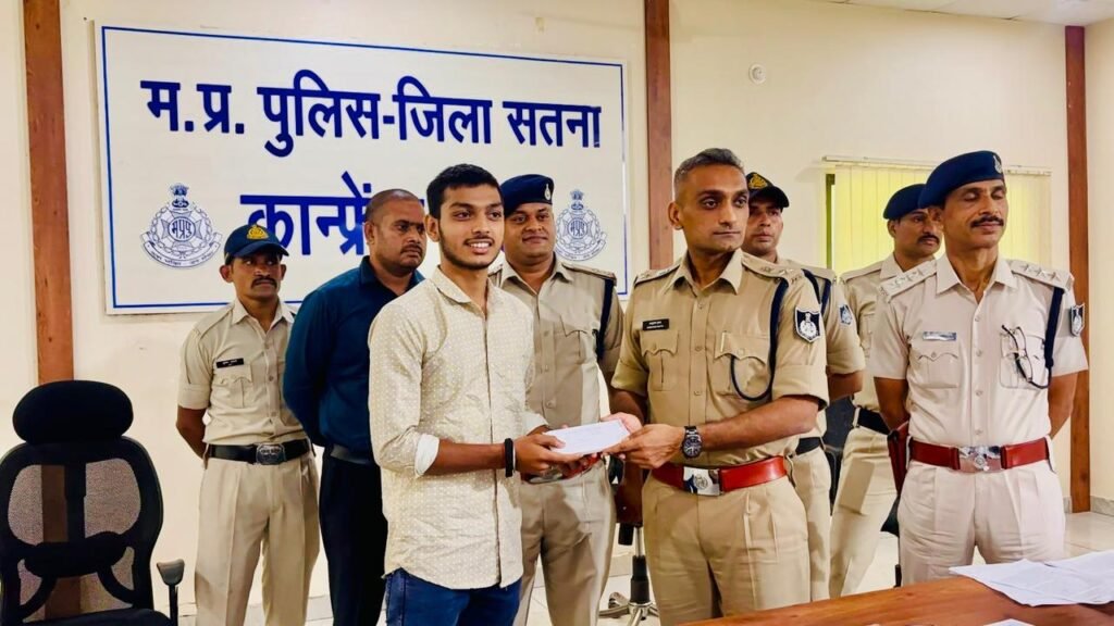 पुलिस की सायबर टीम ने 255 गुम मोबाइल किए बरामद