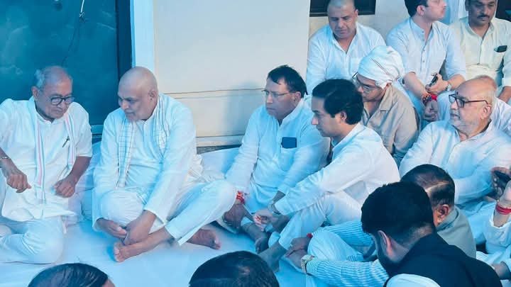 दिग्विजय सिंह ग्वालियर आए, कांग्रेस कार्यकर्ताओं से मिले