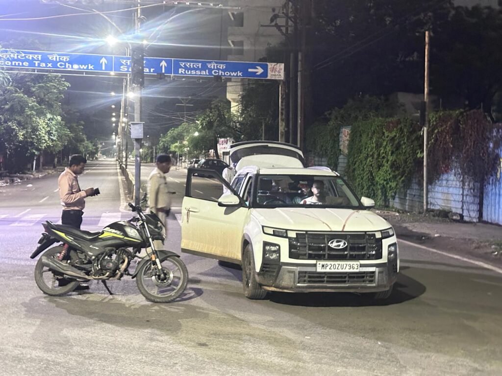 साढ़े पांच घंटे धरपकड़, 218 वारंटी दबोचे