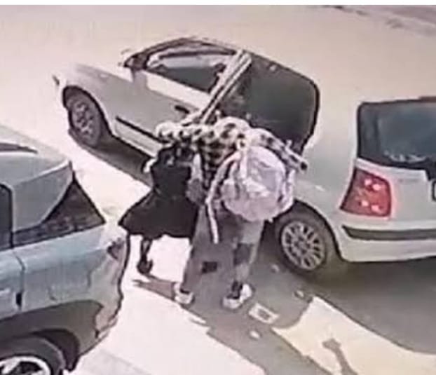 पुलिस चौकी के पास फिल्मी स्टाइल में युवती का अपहरण