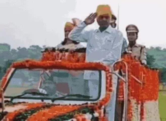 ग्वालियर में मंत्री नारायण कुशवाह ने ली परेड की सलामी, एसएएफ मैदान पर हुई परेड, मुख्य अतिथि ने किया ध्वजारोहण