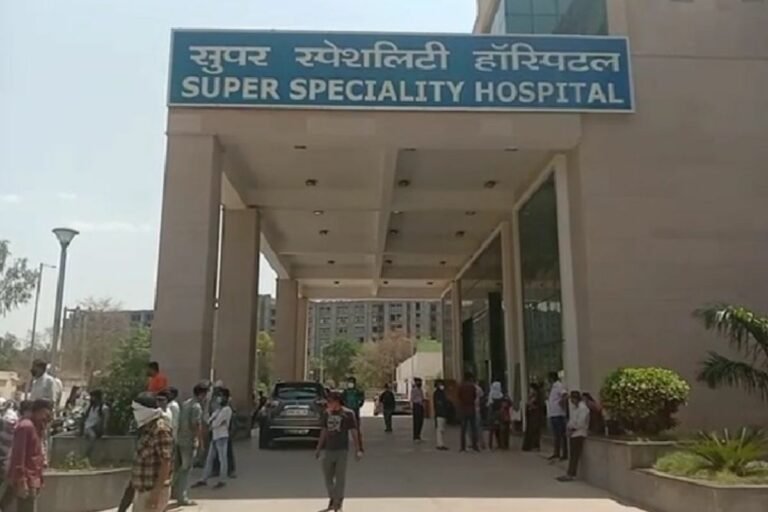 सुपर स्पेशलिटी हॉस्पिटल में फिर गिरा फॉल सीलिंग, बच्ची घायल