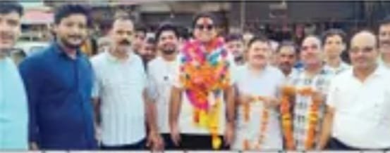 गांव का बेटा : UPSC में 34 वीं रैंक लाकर कलेक्टर बने अभि जैन का नगर में भव्य स्वागत