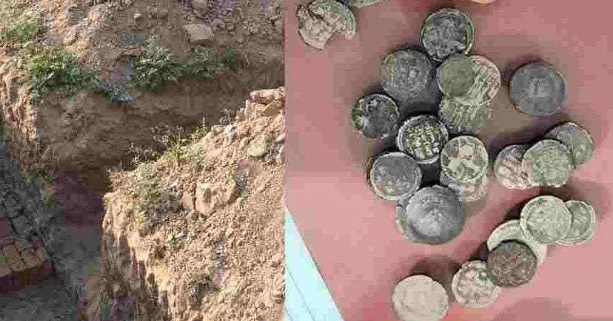 सागौरिया गांव में मिट्टी खुदाई में निकले 500 ग्राम चांदी के 50 से 60 सिक्के