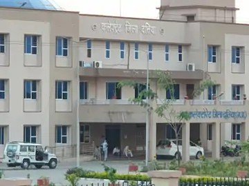 कार्यपालन यंत्री को नोटिस, लैब सहायक निलंबित