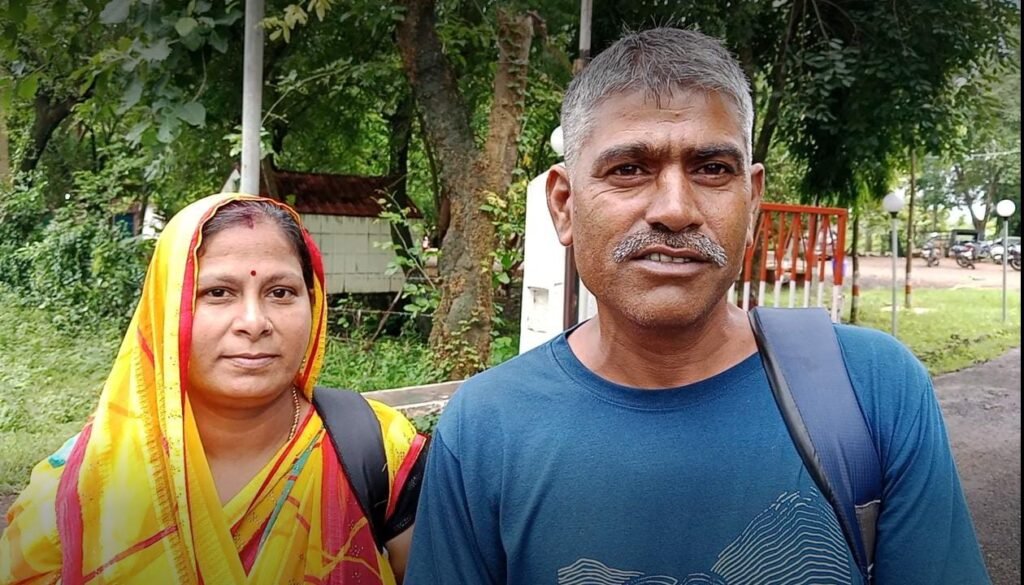 श्रद्धा का संकल्प : धाकड़ दंपत्ति 550 Km की पदयात्रा से मथुरा-वृंदावन का करेगा दर्शन