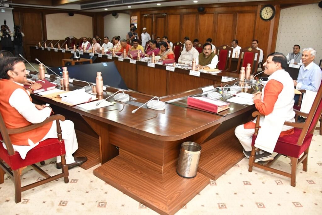 कैबिनेट: इंदौर से पीथमपुर और उज्जैन से इंदौर मेट्रो चलेगी, पुलिस सुधारों को भी मंजूरी
