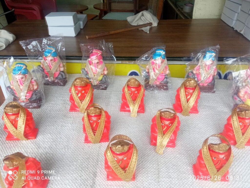 जेल की चारदीवारी में गूंजेगा गणेश उत्सव, बंदियों ने बनाई गोबर से गणेश प्रतिमाएं