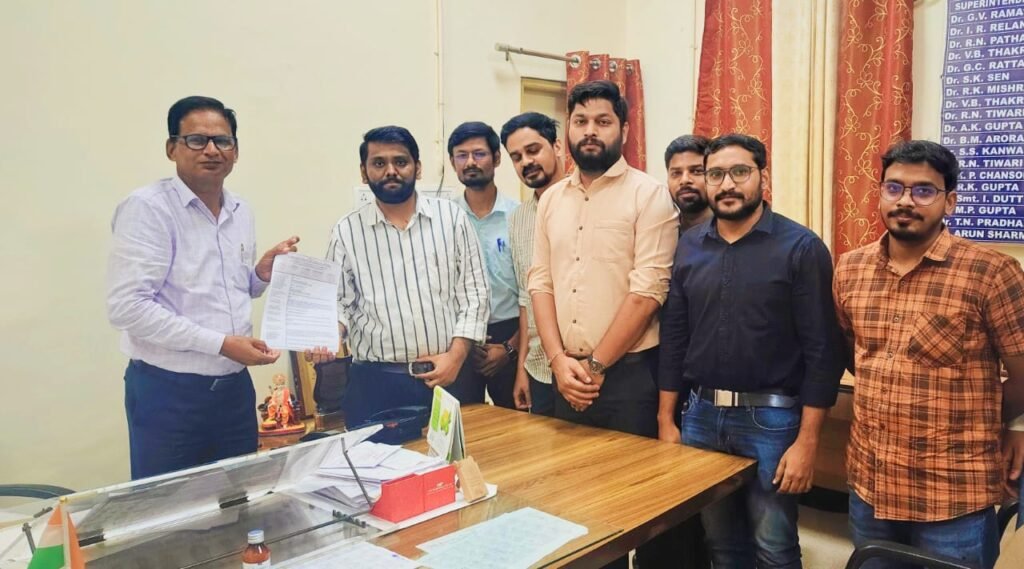 चाकूबाजों के विरोध में डॉक्टरों में आक्रोश