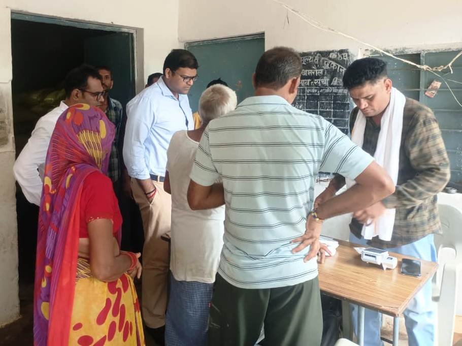 ग्वालियर की खाद दुकानों का आकस्मिक निरीक्षण