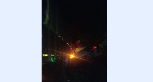 सड़क दुर्घटना में एक की मौत, दो घायल