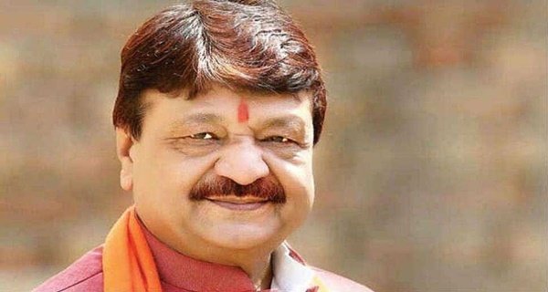 15 अगस्त को कटी, पिटी आजादी मिली