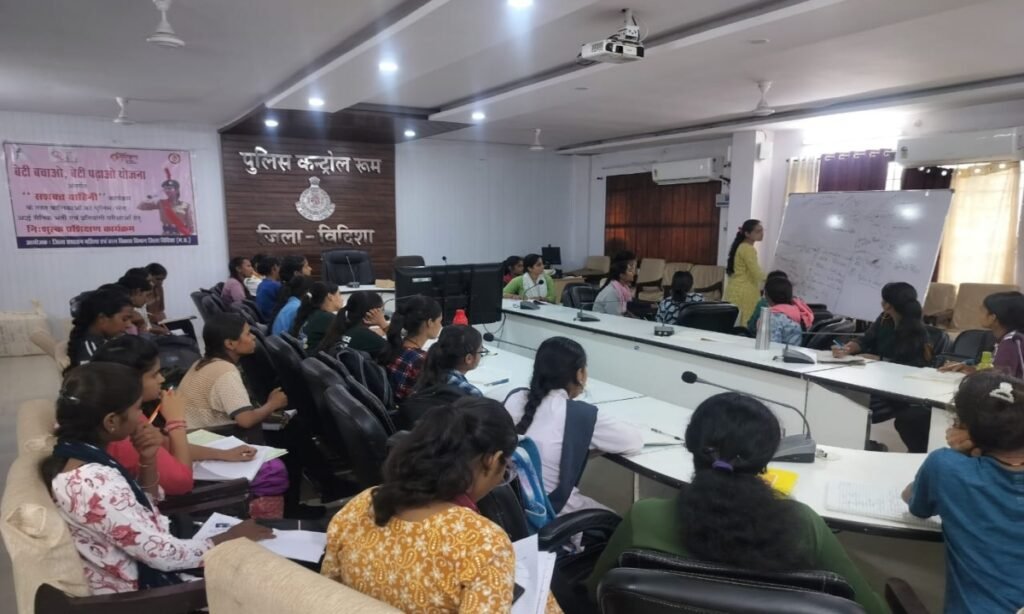 बालिकाओं के लिए निःशुल्क कोचिंग और आत्मरक्षा प्रशिक्षण