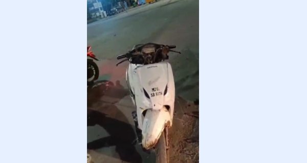 कार ने एक्टिवा में जोरदार टक्कर मारी, युवक घायल