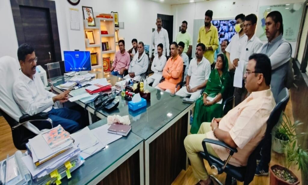 किसानों पर दर्ज FIR निरस्त करने व खाद उपलब्ध कराने को लेकर कांग्रेस का प्रदर्शन
