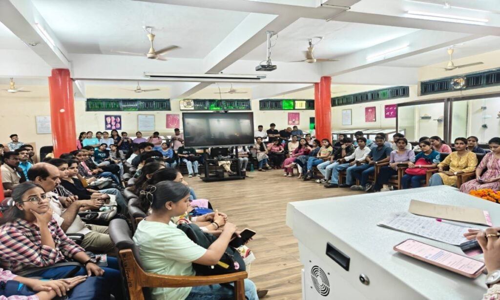जीवाजी विश्वविद्यालय में मना एंटी रैगिंग जागरूकता महोत्सव