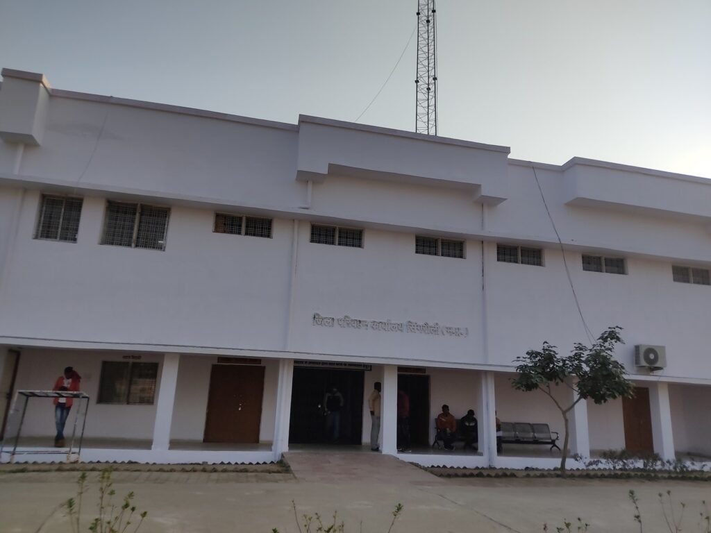 ड्राइविंग लाईसेंस न होने पर बस जप्त