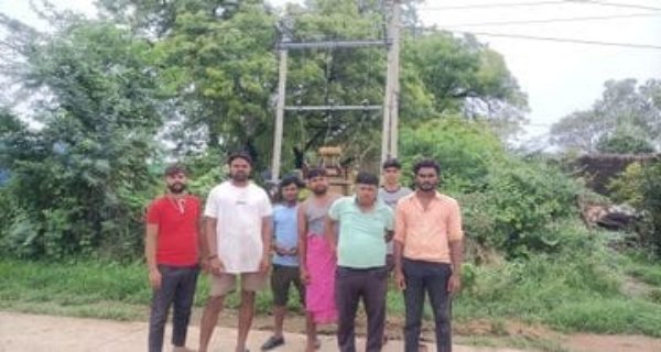 इंदरगढ़ में ट्रांसफार्मर बंद, अंधेरे में डूबे गांव, ग्रामीण बेहाल