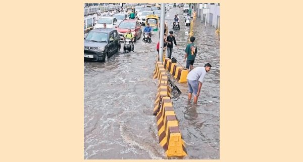रात ढाई बजे से शुरू हुआ फुहारों का सिलसिला, सुबह तक भीगता रहा शहर