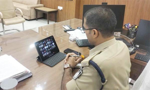 SP ने ली थाना प्रभारियों की वर्चुअल बैठक