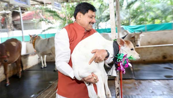 कमला के जन्म से CM आवास में खुशियां, हिन्दी दिवस पर सीएम ने दिया स्वाभिमान का संदेश