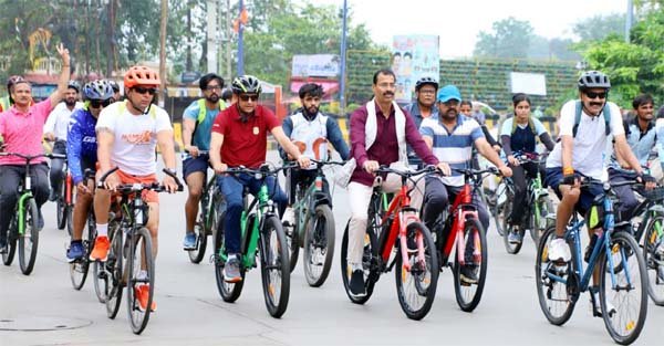 नो कार डे: एक दिन में बचा 1.8 लाख लीटर ईंधन, 445 टन कार्बन उत्सर्जन में कमी