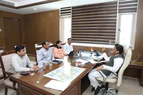 PM मोदी के धार आगमन पर स्वास्थ्य गतिविधियों की तैयारी:  DY CM ने की समीक्षा