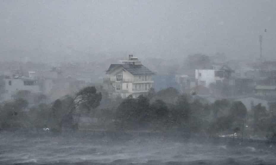 चीन के हैनान प्रांत में तापा तूफान के कारण स्तर-4 की चेतावनी