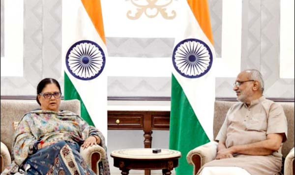 वसुंधरा की राधाकृष्णन से मुलाकात