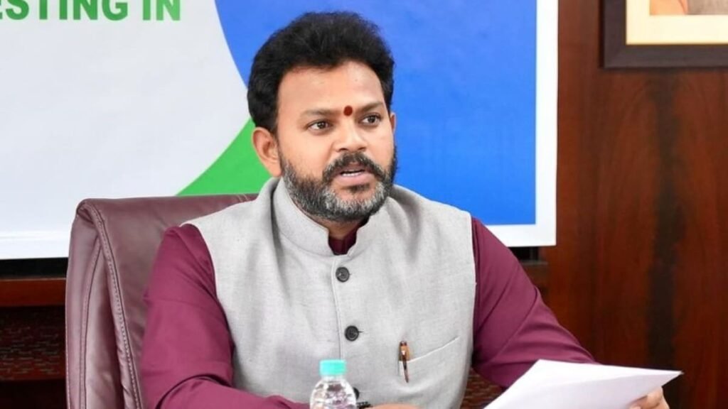 नायडू ने ड्रोन, फ्लाइट सिम्युलेटर पर जीएसटी घटाने की सराहना की