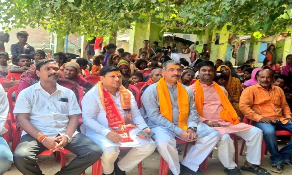 बीजेपी प्रदेश संगठन महामंत्री हितानंद ने सीतामढ़ी में सुना मन की बात