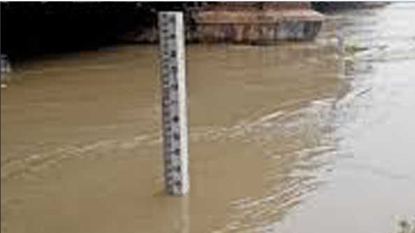 यमुना का जलस्तर अभी भी खतरे के निशान से ऊपर