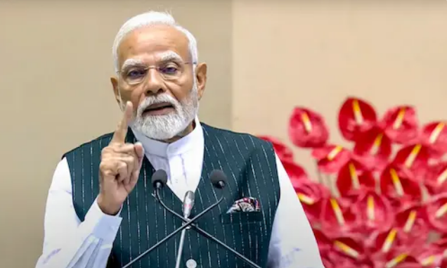 मोदी के जीवन और कृतित्व की गहन विवेचना करती 11 पुस्तकें