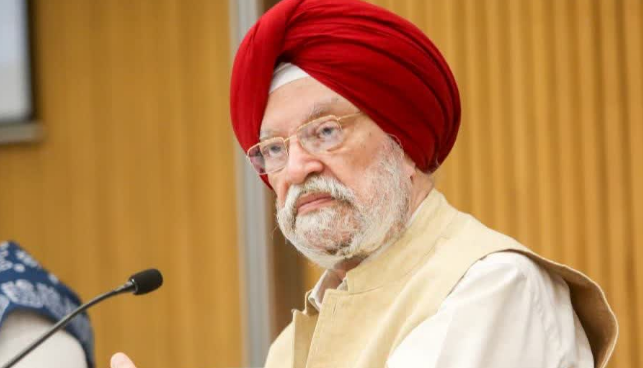 रूस से कच्चे तेल की खरीद पर हरदीप पुरी का करारा जवाब, कहा: “पूरी दुनिया को भुगतने होंगे गंभीर नतीजे”