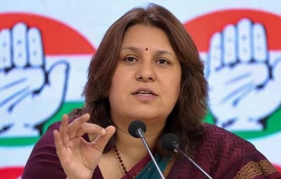 सिंधिया के बयान पर सुप्रिया श्रीनेत का पलटवार