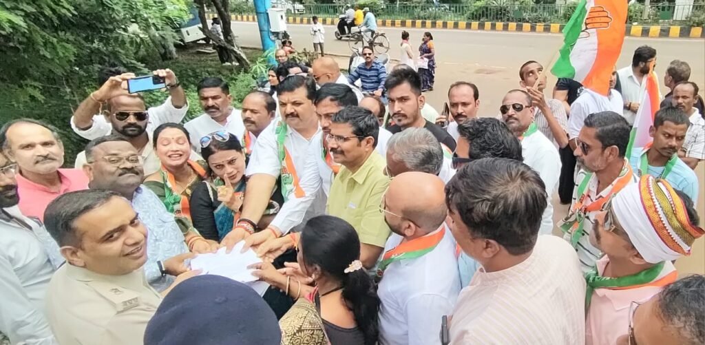 पटवारी पर हुए प्राण घातक हमले के विरोध में कांग्रेसजनों ने DGP के नाम सौपा ज्ञापन