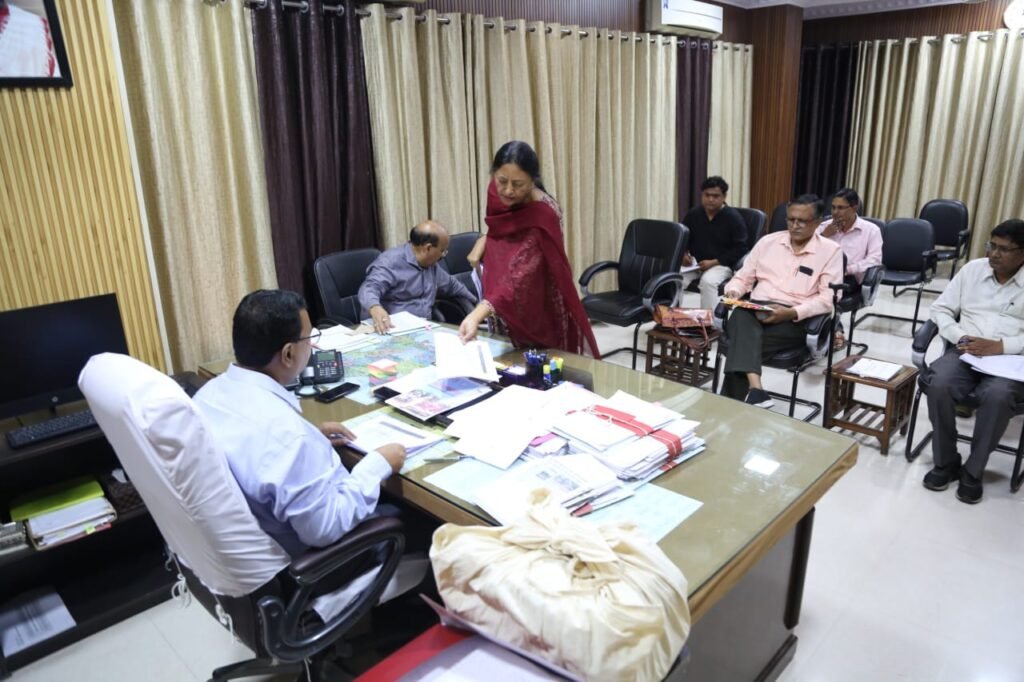 पंजीयन मे पिछड़े सागर और छतरपुर CMHO को नोटिस