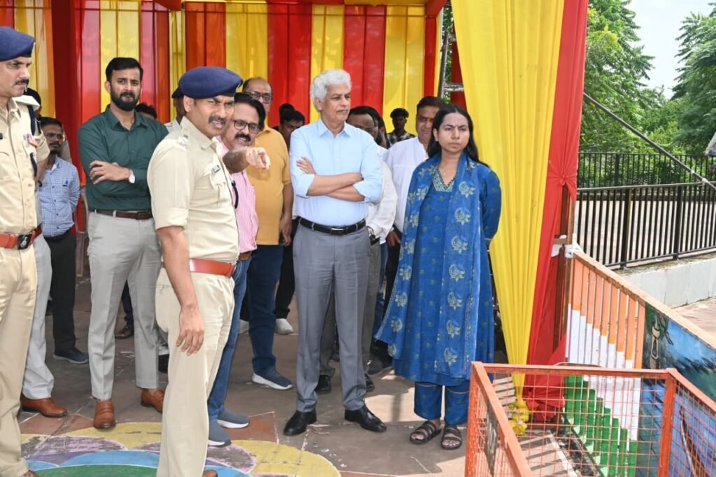 कलेक्टर- एसपी ने गणेश विसर्जन स्थल व्यवस्थाओं का लिया जायजा