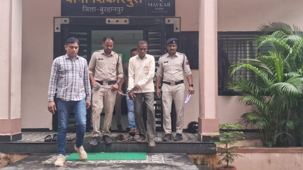 पिता ने अपने ही बेटे को उतारा मौत के घाट