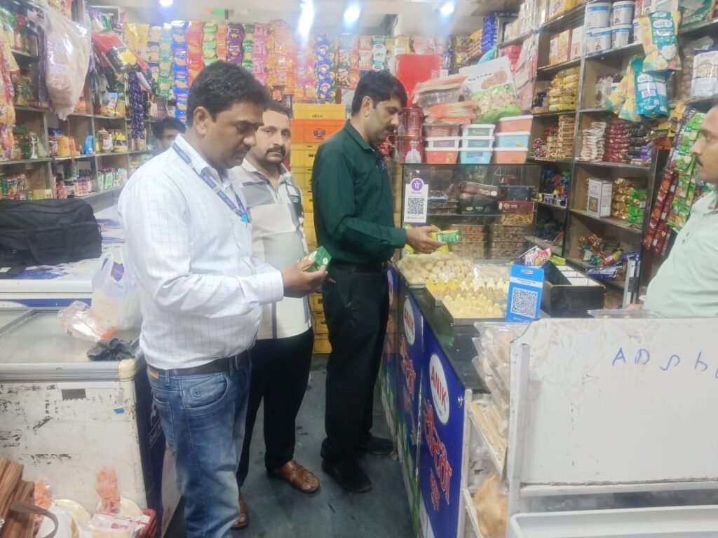 खाद्य सुरक्षा विभाग ने दूषित खाद्य सामग्री जांचने कई प्रतिष्ठानों से नमूने लिए