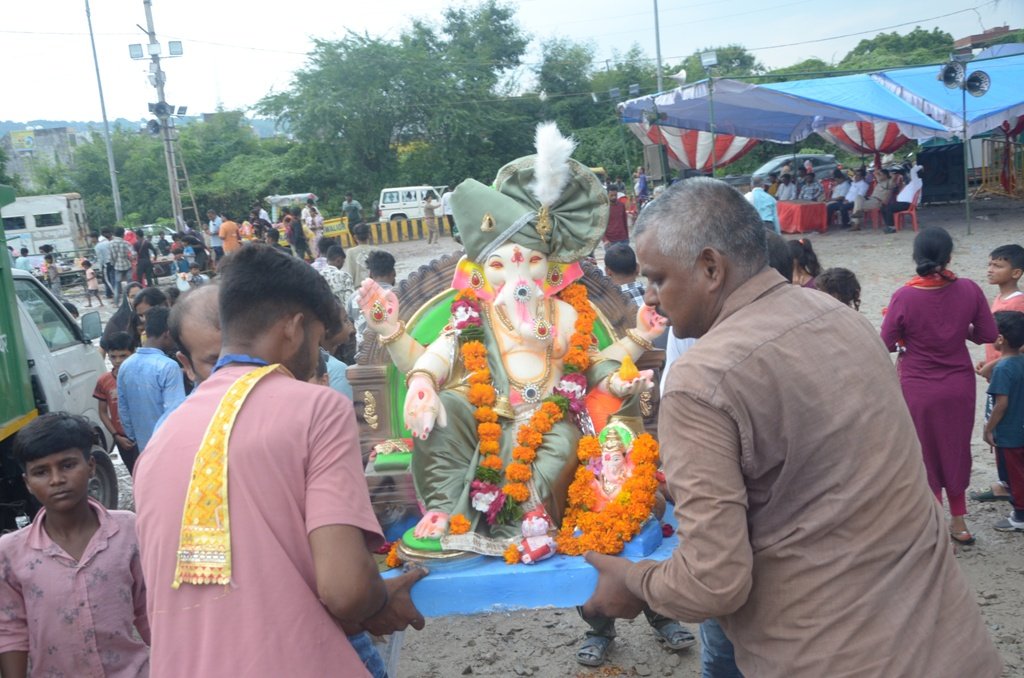 डोल ग्यारस से गणेश विसर्जन की शुरुआत, जयकारों के साथ गणपति को विदा किया
