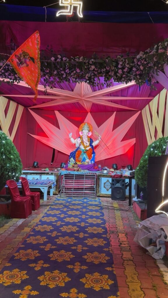 गणेश उत्सव के आकर्षण का केंद्र रहे किंगफिशर के राजा