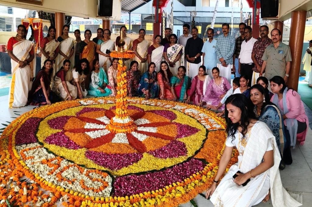 धूमधाम से मनाया गया ओणम पर्व, फूलों की रंगोली बनी आकर्षण का केंद्र
